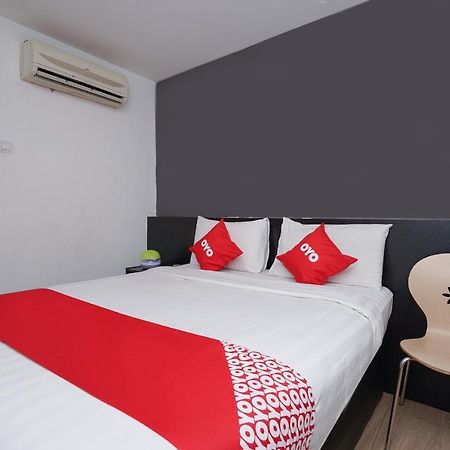 Oyo 90106 Sindbad Hotel كوالالمبور المظهر الخارجي الصورة